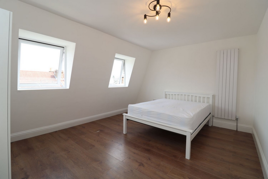 Similar Property: Double room - Single use in Colliers Wood