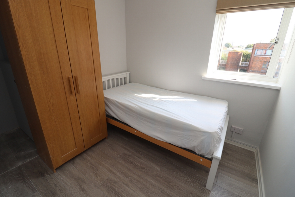 Similar Property: Double room - Single use in West Ealing