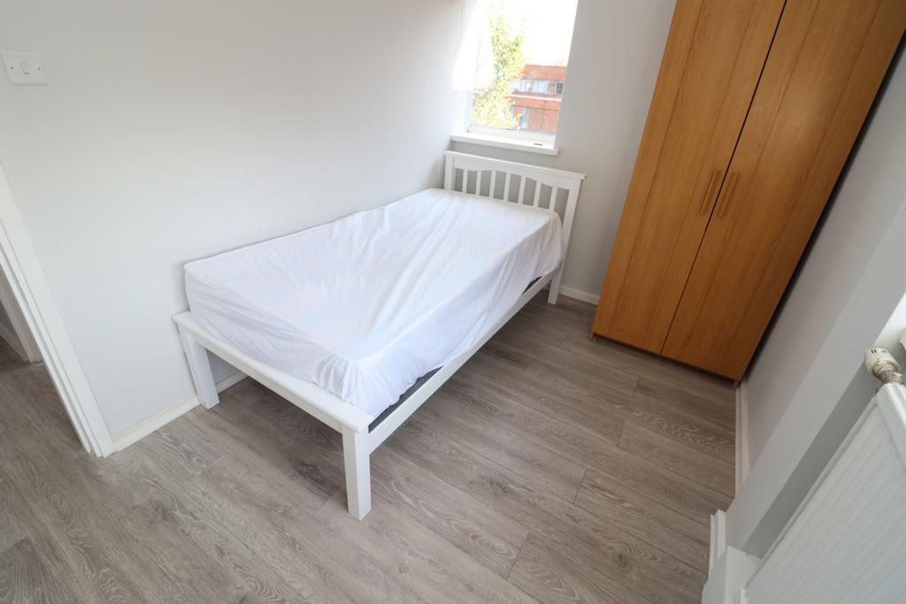 Similar Property: Double room - Single use in West Ealing