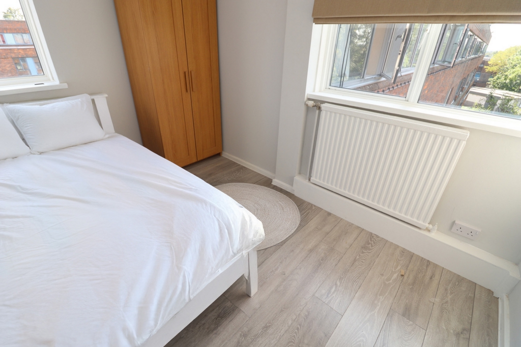 Similar Property: Double room - Single use in West Ealing