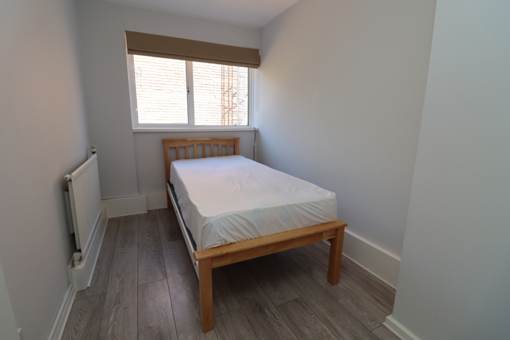 Similar Property: Single Room in West Ealing