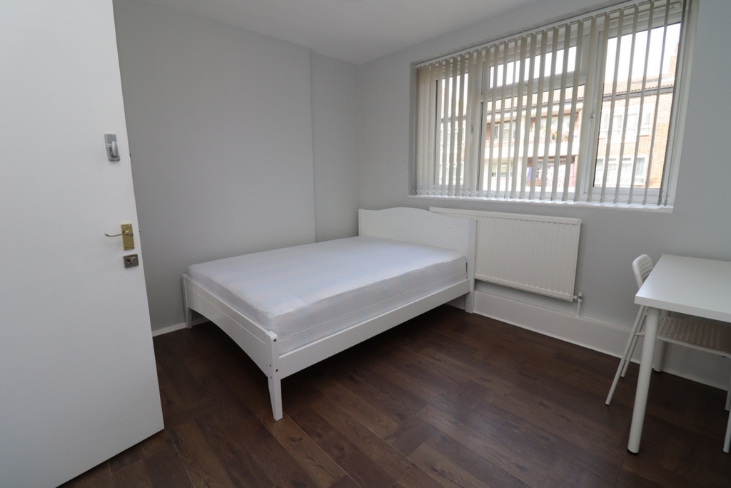 Similar Property: Double room - Single use in Acton Central