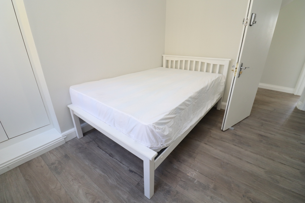 Similar Property: Double room - Single use in Greenford