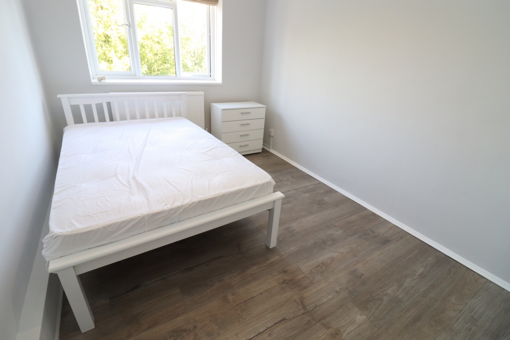 Similar Property: Double room - Single use in Acton Central