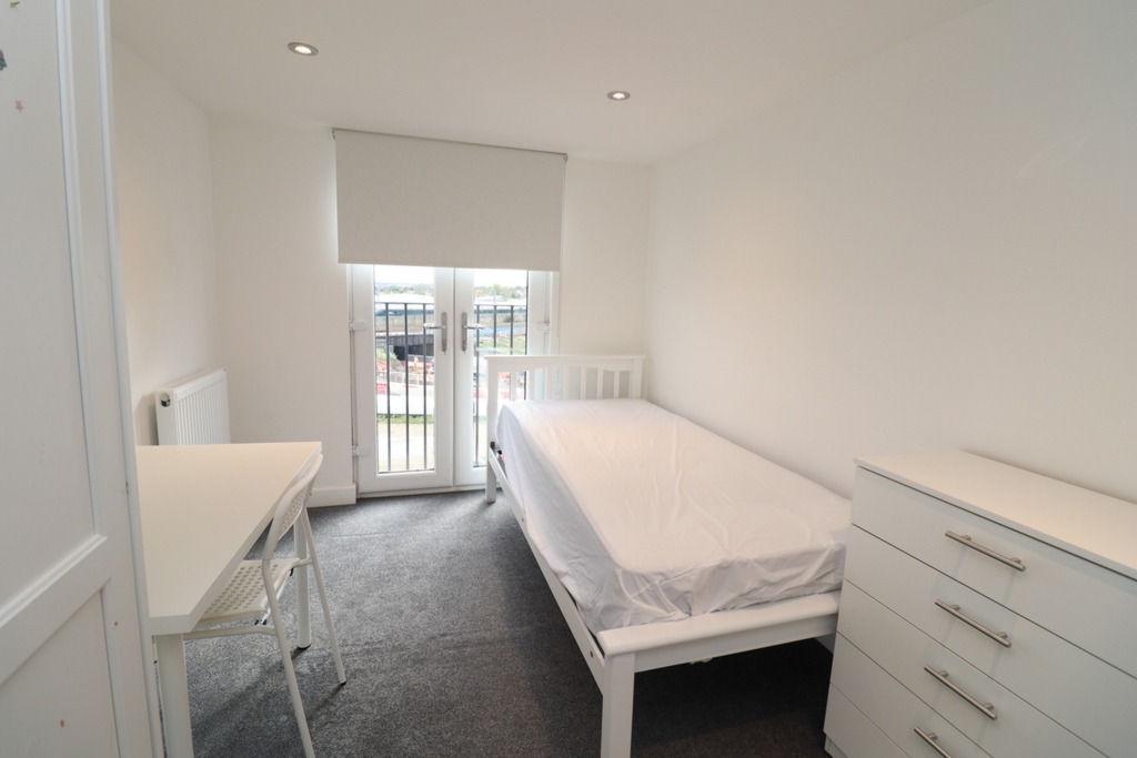 Similar Property: Single Room in North Acton