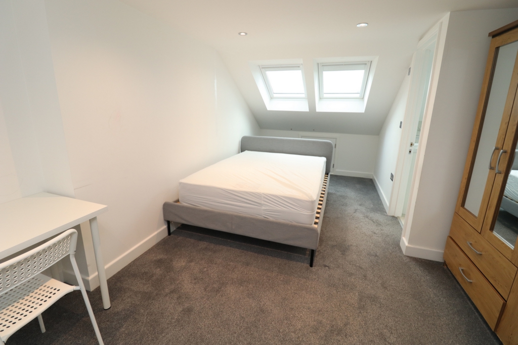 Similar Property: Ensuite Single Room in North Acton