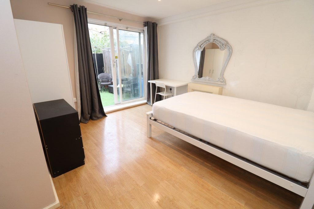 Similar Property: Double Room in Bow