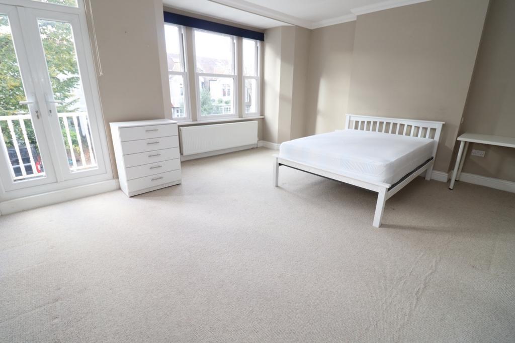 Similar Property: Ensuite Single Room in Acton Central
