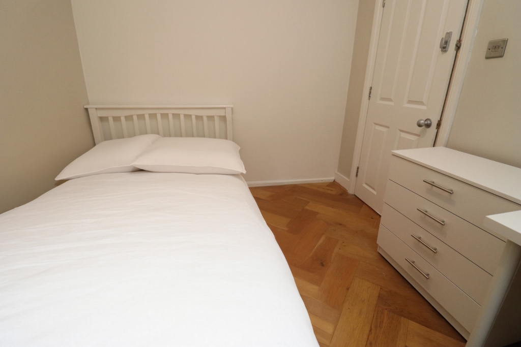 Similar Property: Double room - Single use in Victoria