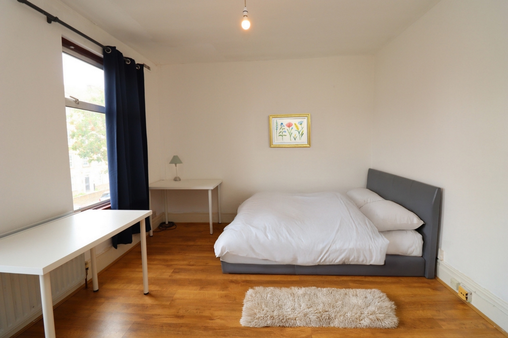 Similar Property: Double room - Single use in Charlton