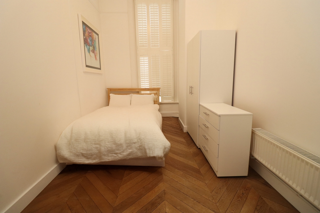 Similar Property: Double room - Single use in Kilburn