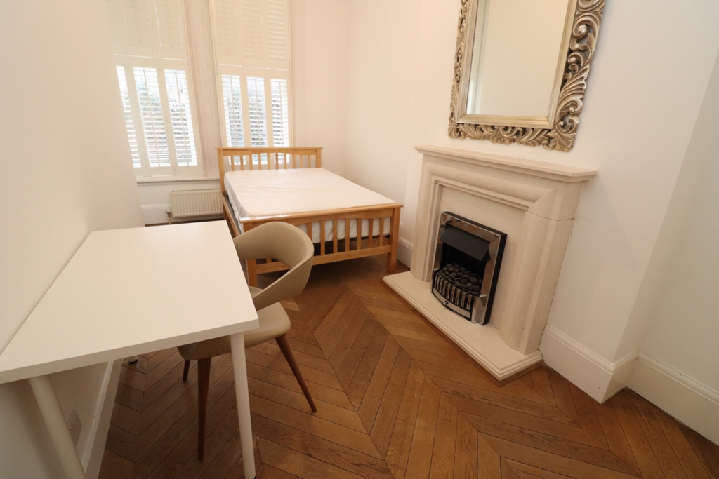 Similar Property: Double room - Single use in Kilburn