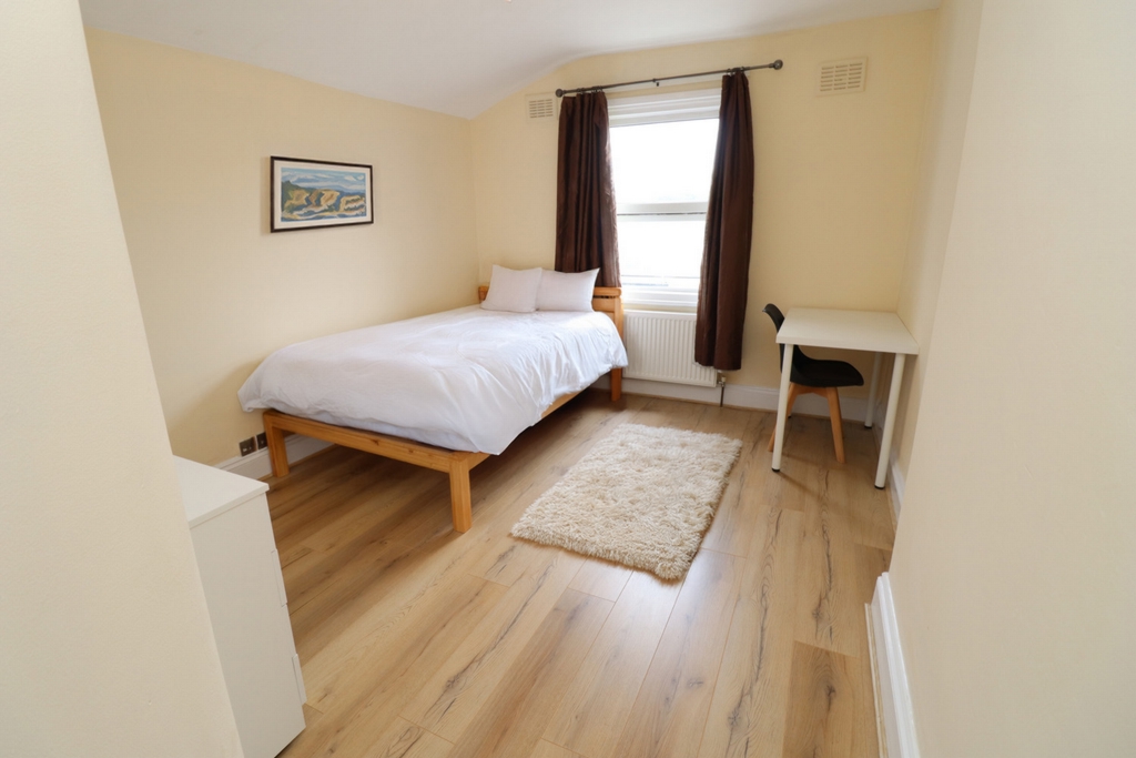 Similar Property: Double room - Single use in Greenwich/Westcombe Park