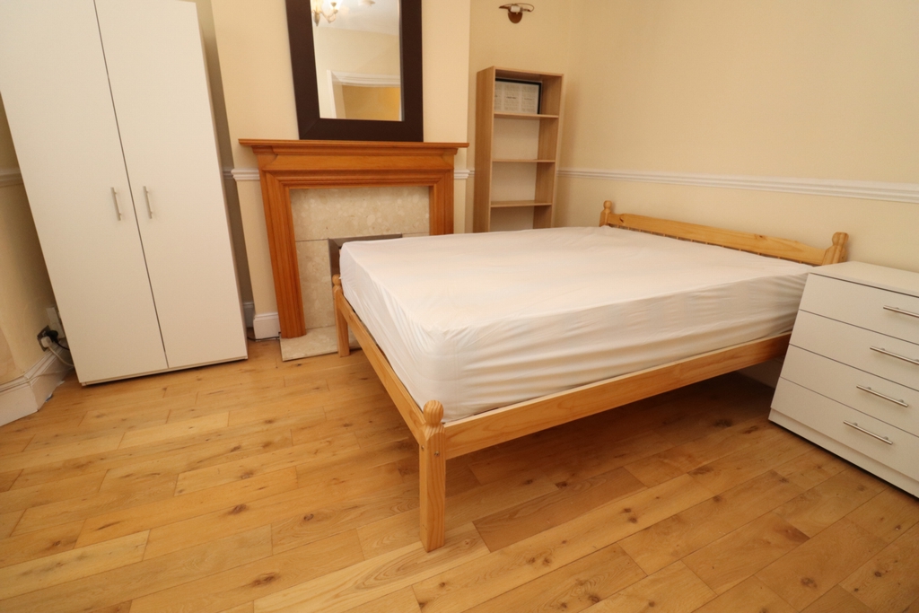 Similar Property: Double room - Single use in Greenwich/Westcombe Park