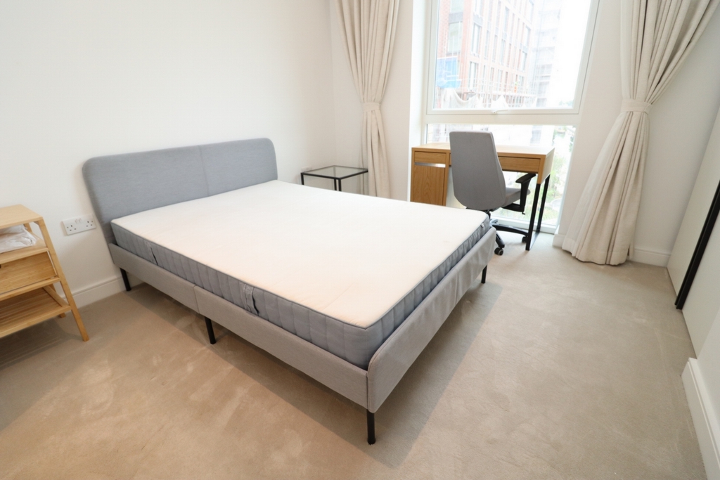 Similar Property: Ensuite Single Room in Wembley, Middlesex