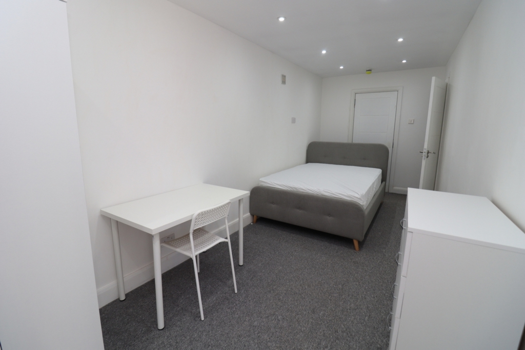 Similar Property: Ensuite Single Room in Perivale