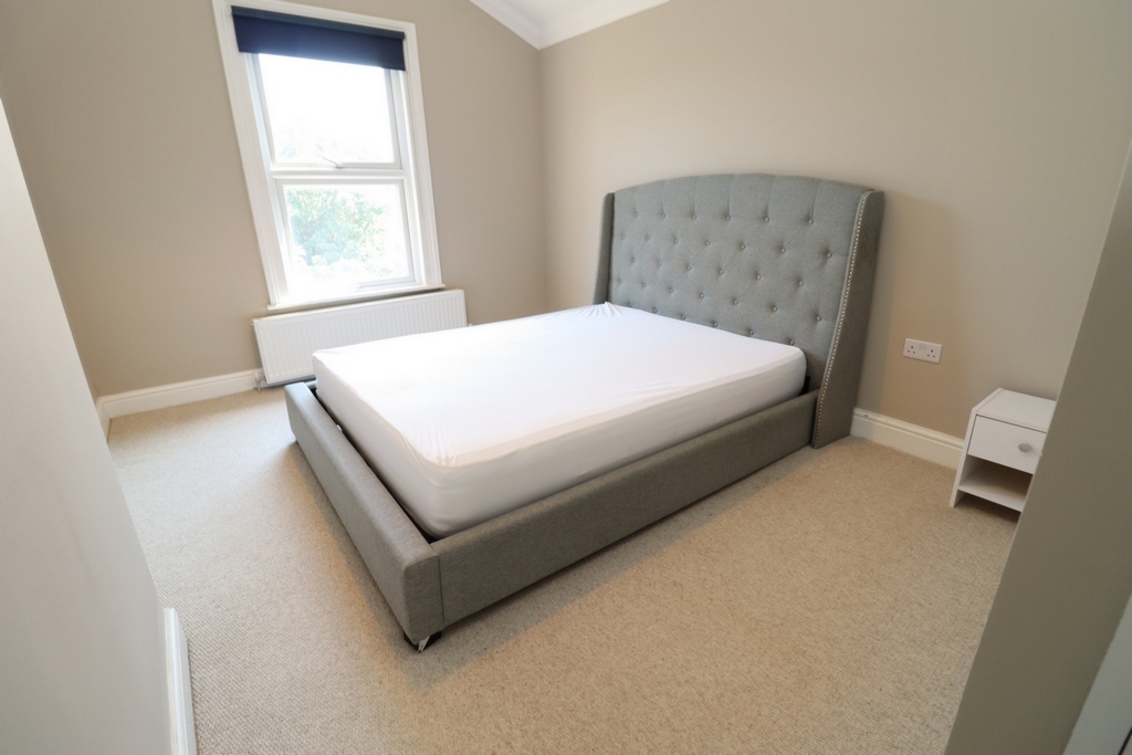 Property photo: Maldon Road, W3