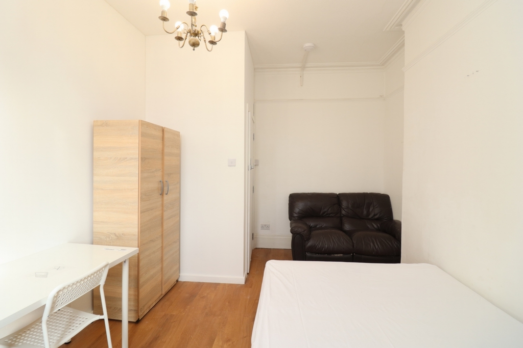 Similar Property: Double room - Single use in Brentford