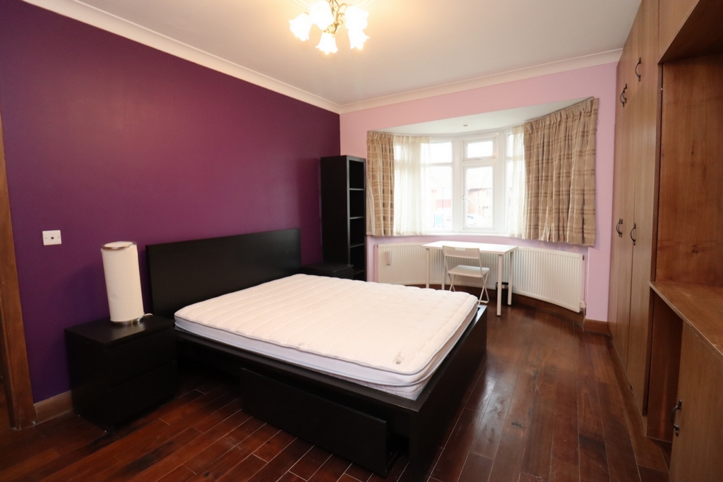 Similar Property: Double room - Single use in Acton Central