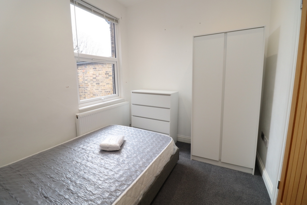 Similar Property: Ensuite Single Room in Acton Town