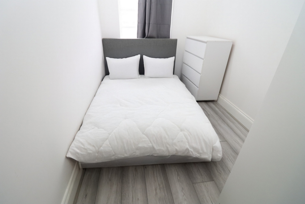 Similar Property: Double room - Single use in Ealing
