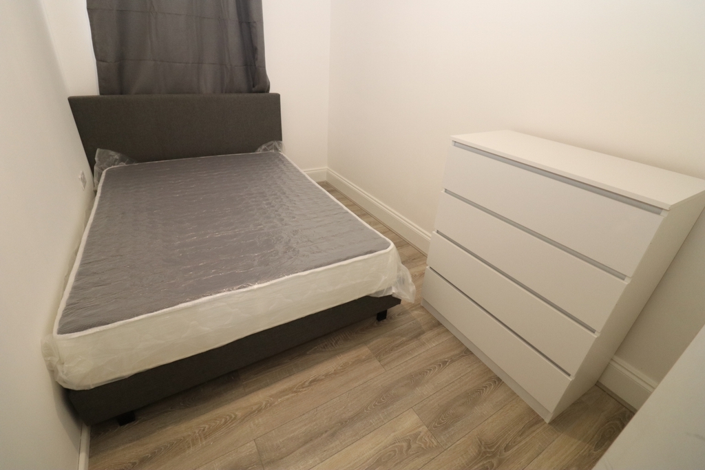 Similar Property: Double room - Single use in Ealing