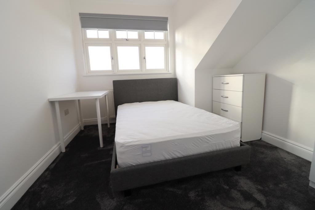 Similar Property: Double room - Single use in Bush Hill Park