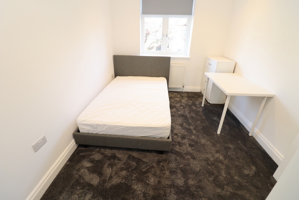 Similar Property: Double room - Single use in Bush Hill Park