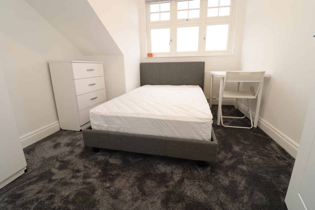 Similar Property: Double room - Single use in Bush Hill Park