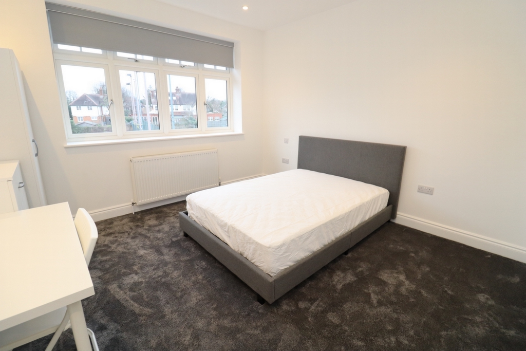 Similar Property: Ensuite Single Room in Bush Hill Park