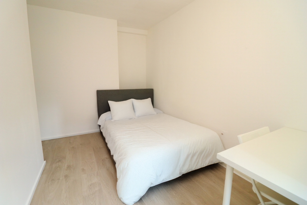 Similar Property: Double room - Single use in Brondesbury Park