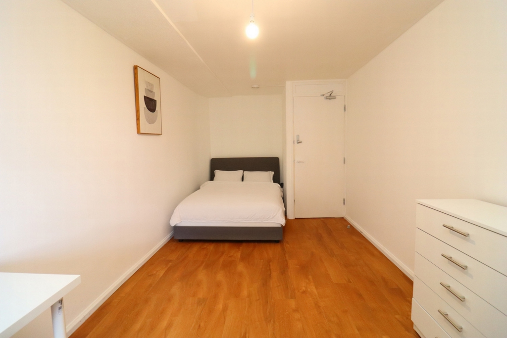 Similar Property: Double room - Single use in Westbourne Park
