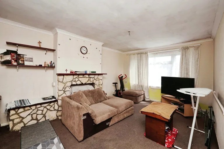 Photo 3