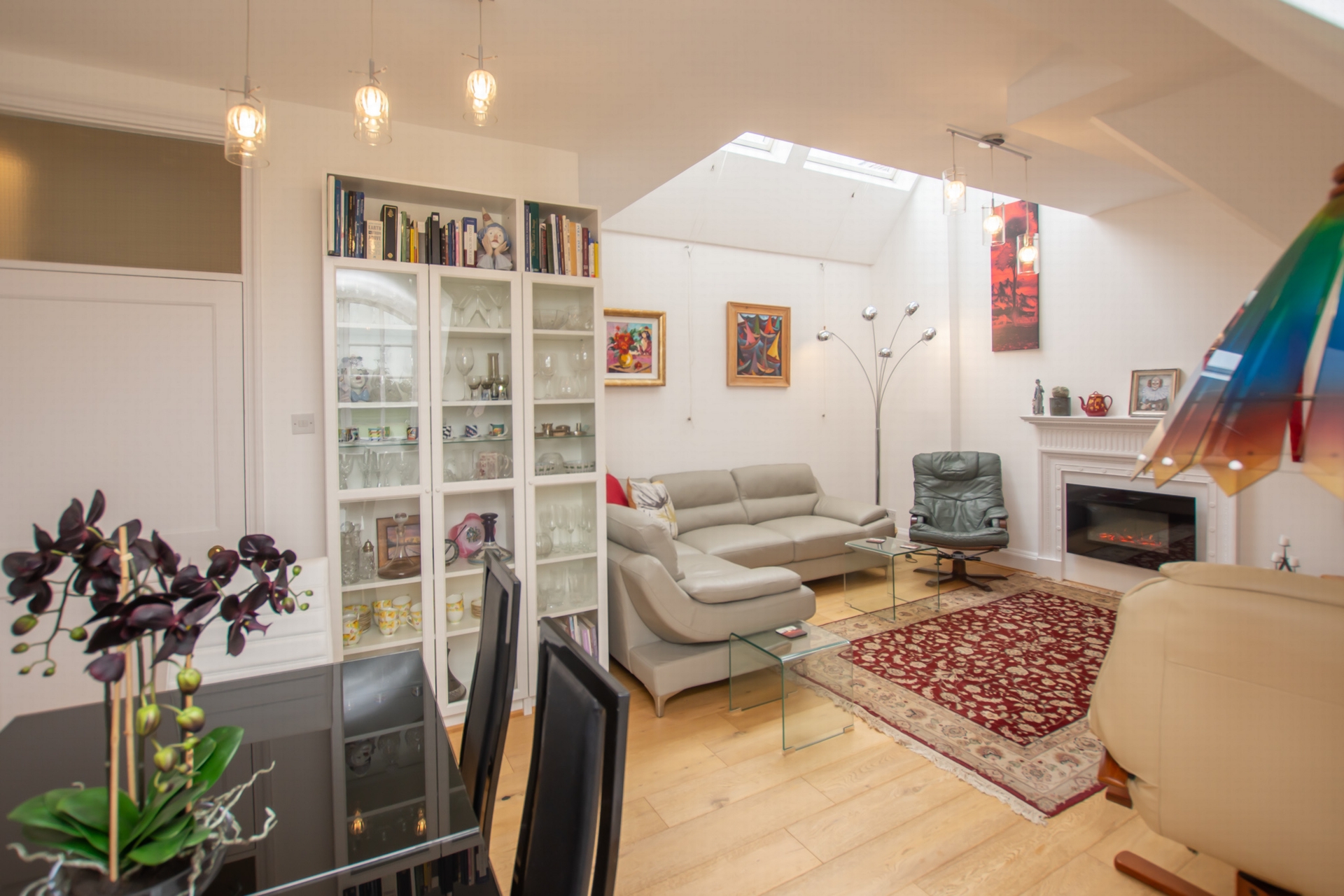 Sitting/dining room