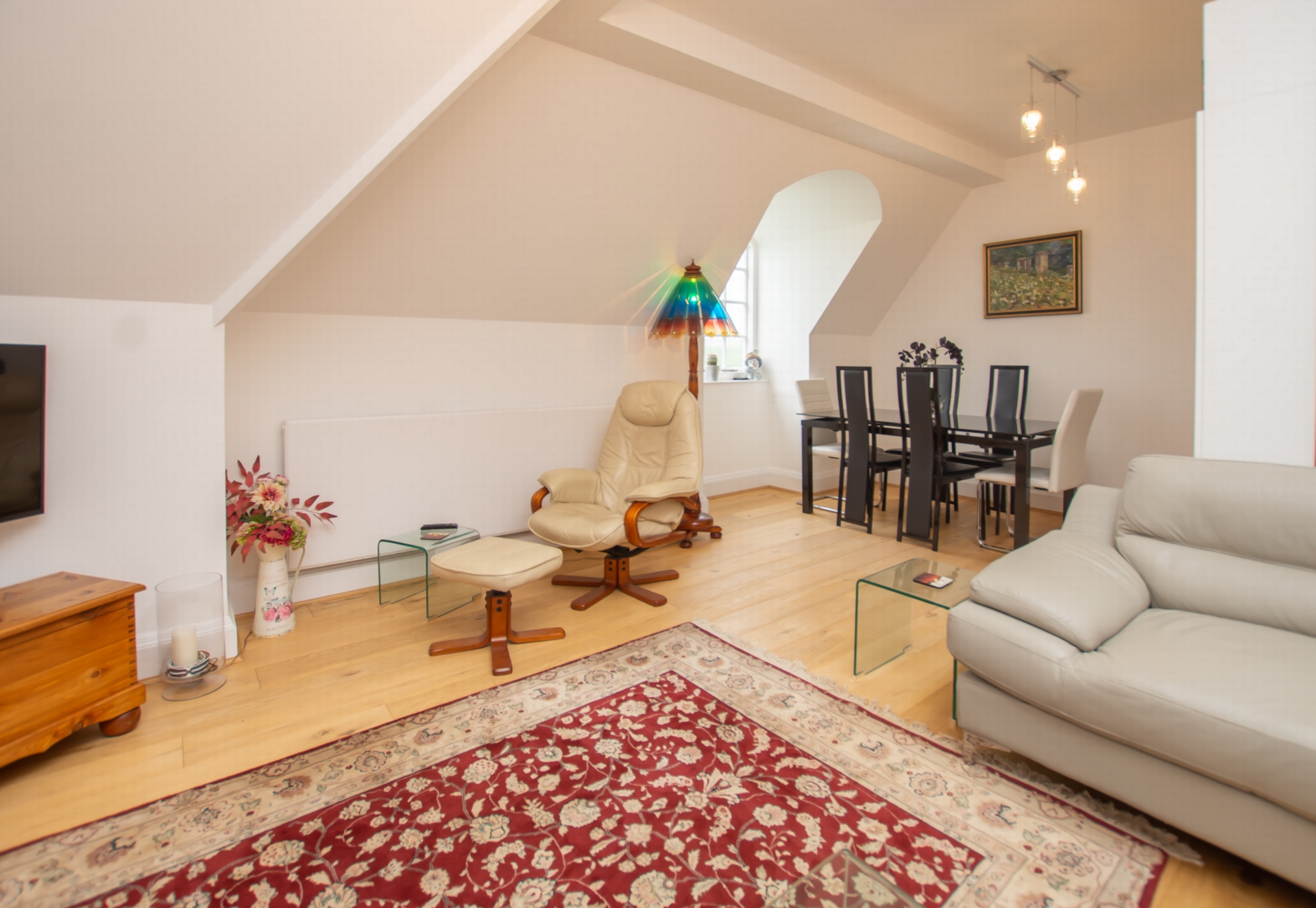 Sitting/dining room