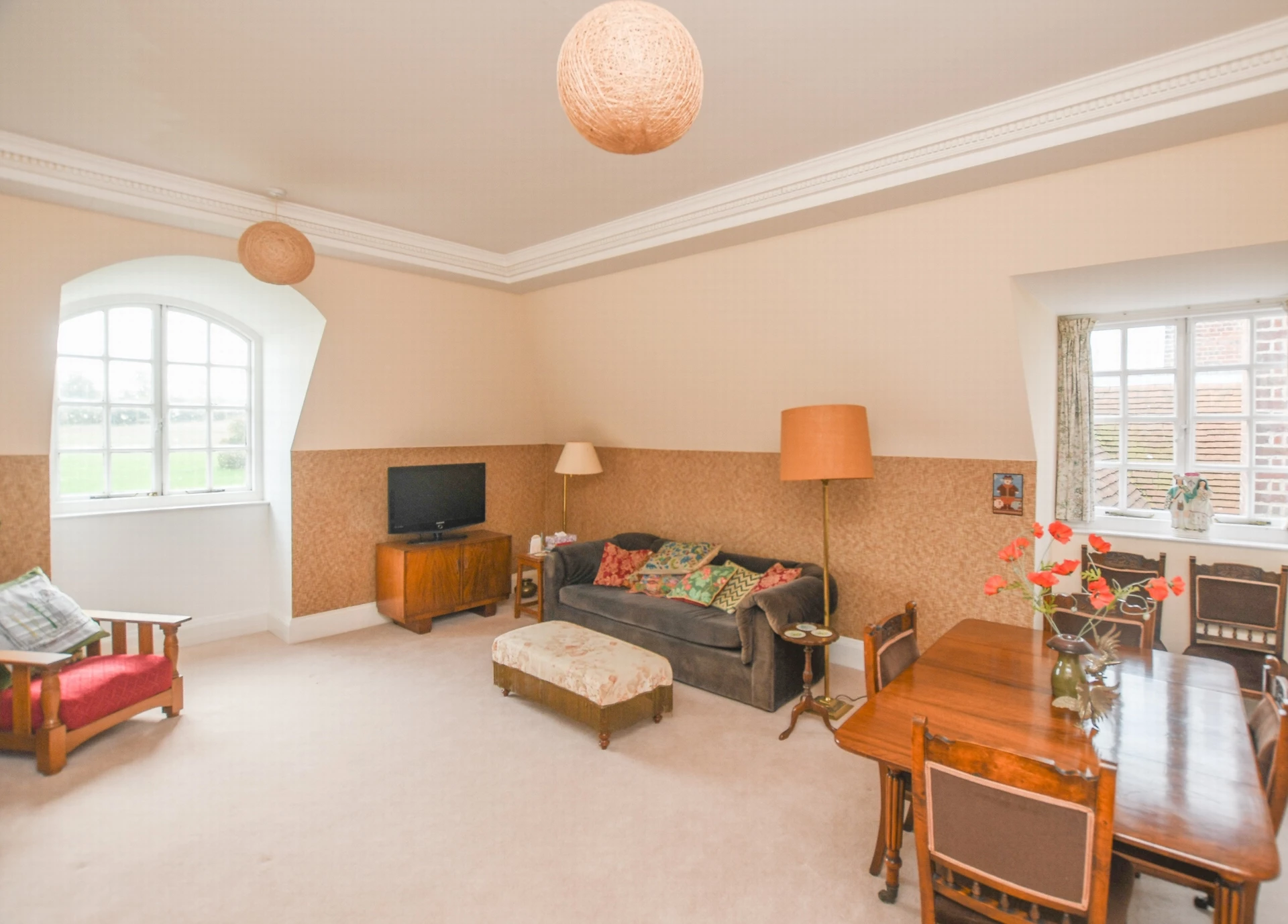 Sitting/Dining Room