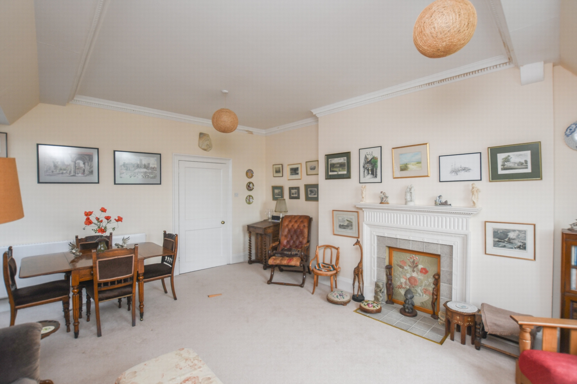 Sitting/Dining Room