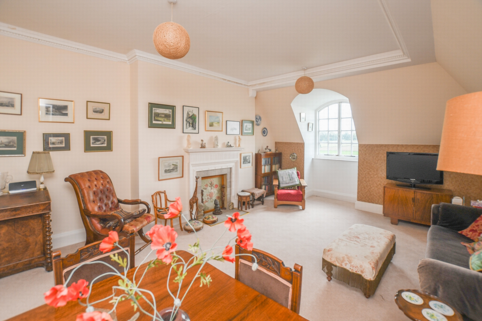 Sitting/Dining Room