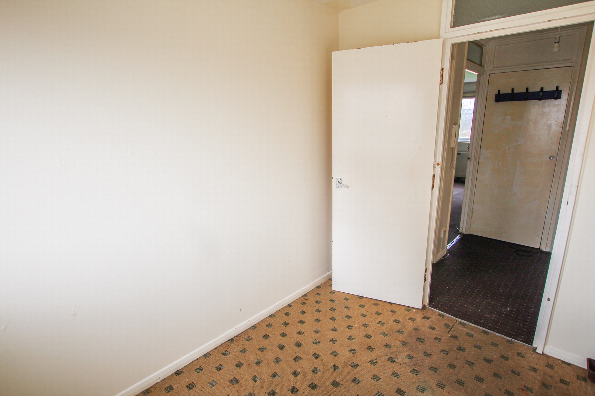 Property For Sale Gurney Close, Barking, IG11 2 Bedroom Flat through
