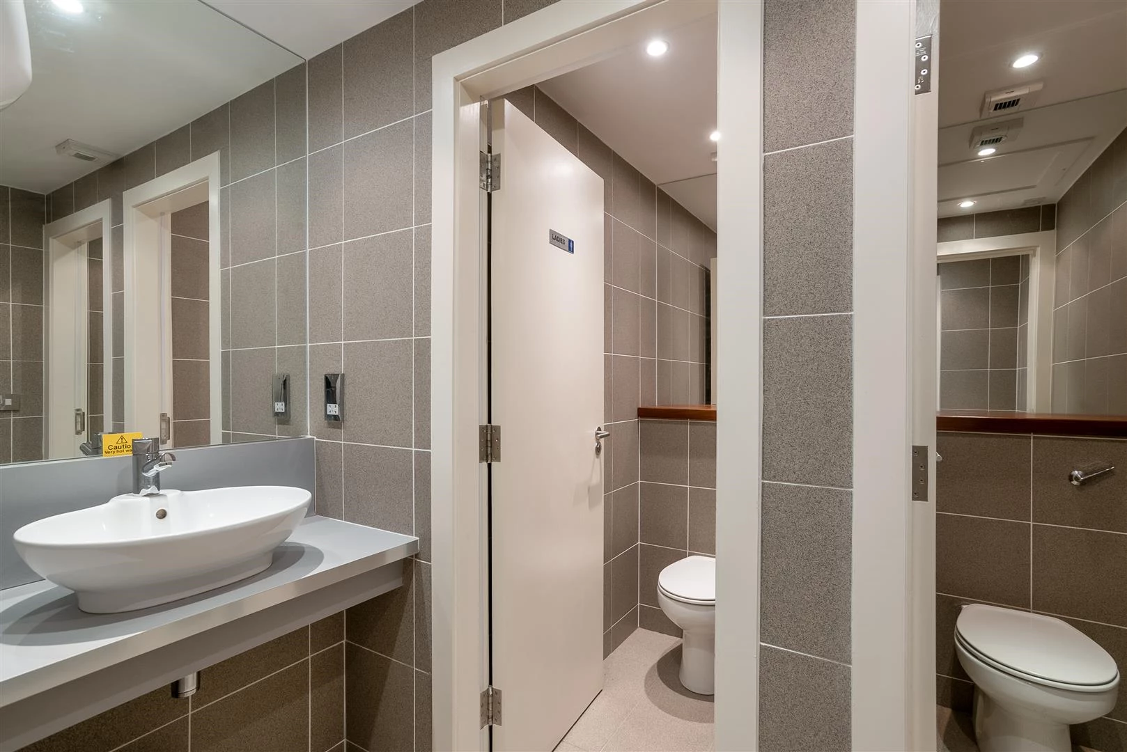 7 Greenbox 1857-17.jpg