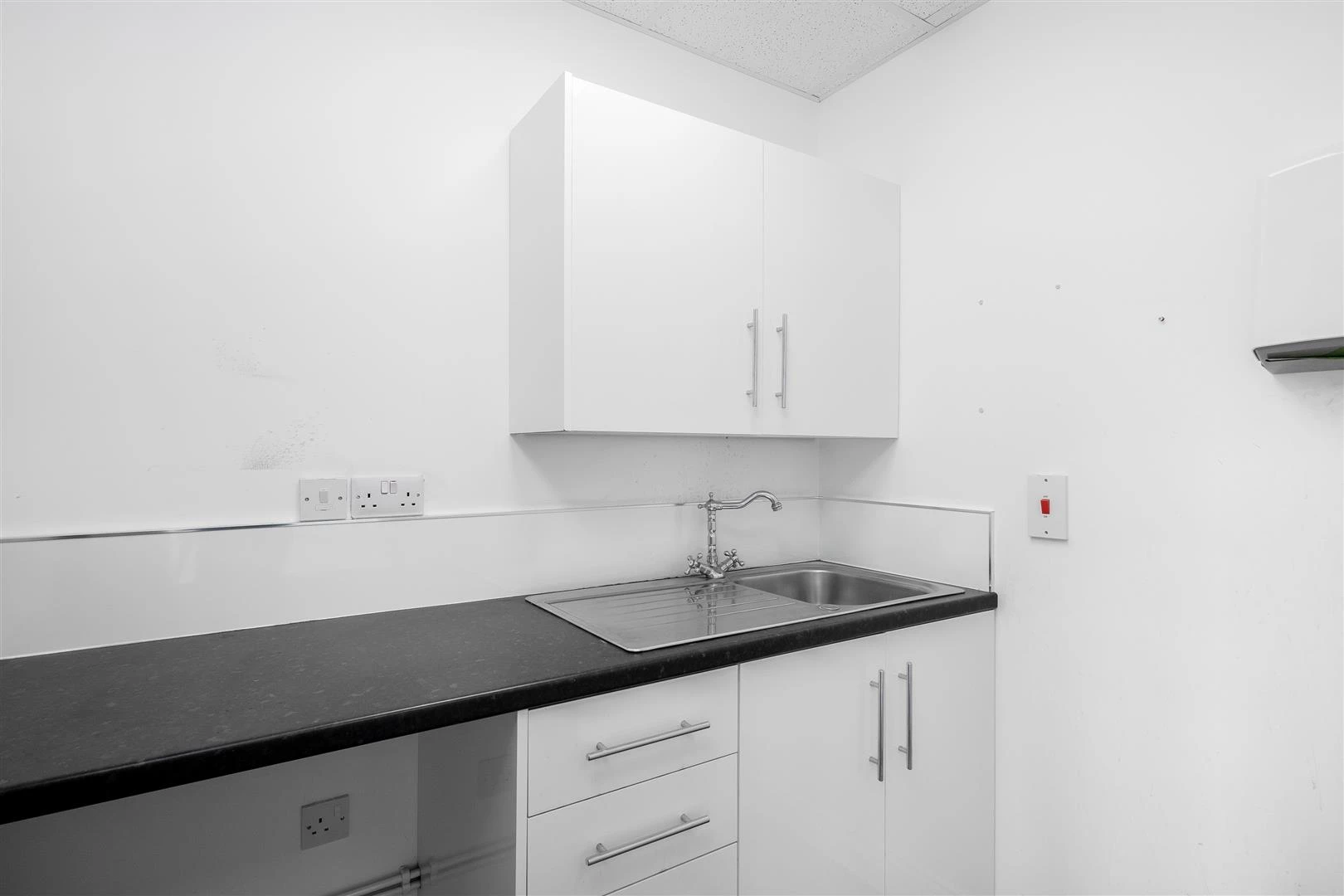Unit 6, Crab Apple Court-12.jpg