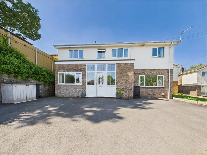Similar Property: Detached in Cardiff