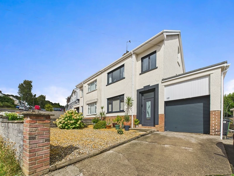Similar Property: Semi Detached in Cardiff