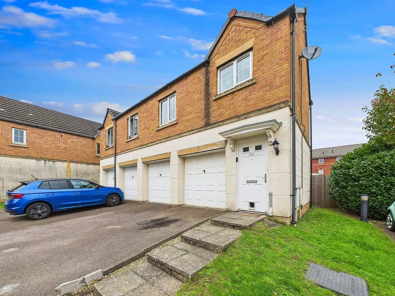 Similar Property: Coach House in Cardiff