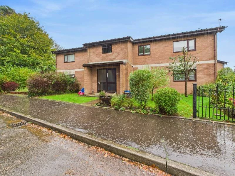Similar Property: Flat in Cardiff