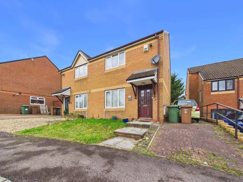Similar Property: Semi Detached in Caerphilly