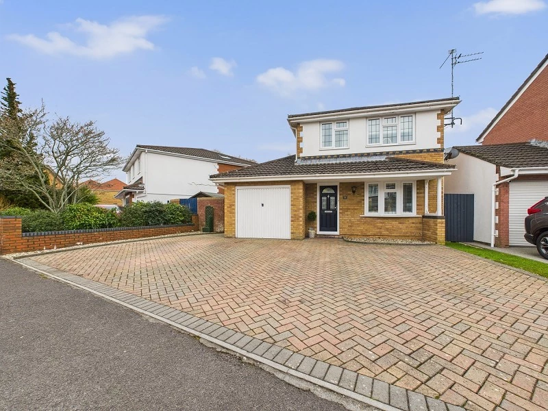 Similar Property: Detached in Cardiff