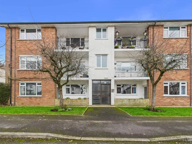 Similar Property: Flat in Cardiff