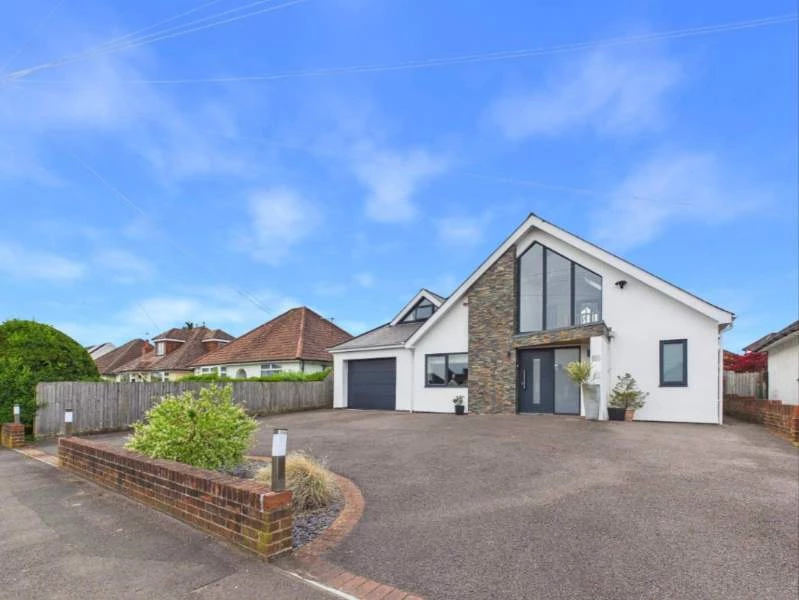 Similar Property: Detached in Cardiff