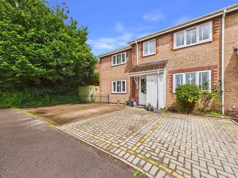 Similar Property: Semi Detached in Cardiff